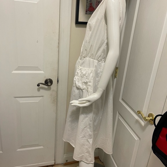 DONCASTER beautiful white cozy and chic dress with front packets very unique - Picture 7 of 13